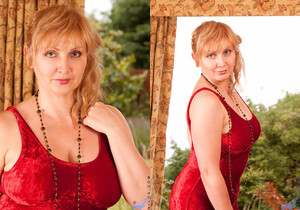Emma - Red - Anilos - MILF Sexy Gallery