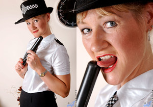 Suzy - Police Woman - Anilos - MILF HD Gallery