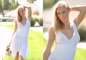 Allison - blonde out in the park - Solo Porn Gallery