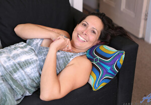 Jade Winters - Her Beauty - Anilos - MILF HD Gallery