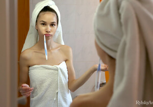 Leona Mia - Morning Story - Rylsky Art - Solo Picture Gallery