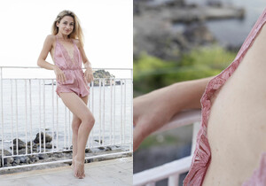 Presenting Susie - Erotic Beauty - Solo Sexy Photo Gallery