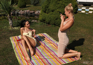 Alyssa Bounty, Eyla Moore - Living Art - ALS Scan - Lesbian HD Gallery