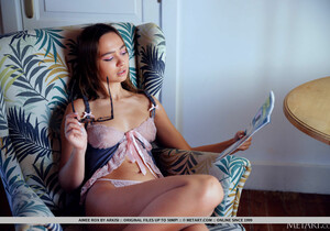 Aimee Rox - Perfect Peek - MetArt - Solo Nude Gallery