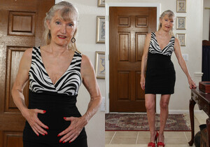 Lisa Cognee - Karup's - MILF Nude Gallery