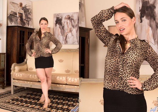 Olga Cabaeva - One Hot Cougar - MILF Sexy Gallery