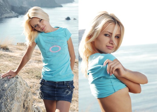 Blue T-shirt - Ketti - Solo Sexy Gallery