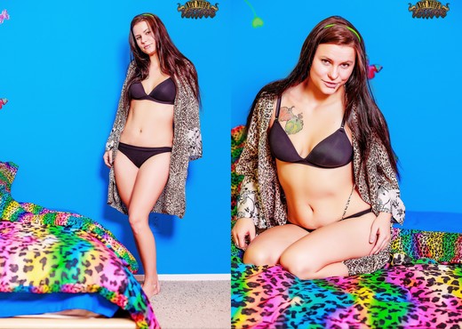 Naughty Babe - Sasha - Art Nude Tattoos - Solo Sexy Photo Gallery