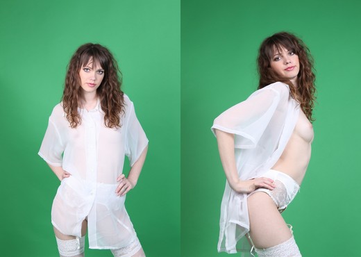 Green philosophy - Liza A - Solo Nude Pics