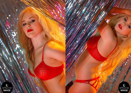 Amy Love's night club strip - Spinchix - Solo Hot Gallery