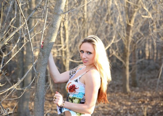 Lily strips deep in the woods - Solo Picture Gallery