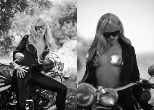 Fawna Latrisch - Girl On A Motorcycle - Girlfolio - Solo Image Gallery