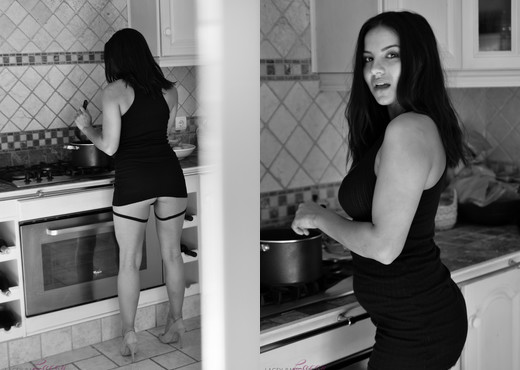 Lacey Banghard - Spag Bw - Solo Sexy Gallery