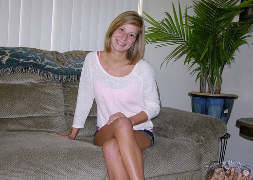 Absolute Adorable Amateur Blonde Babe With Freckles - Amateur Image Gallery