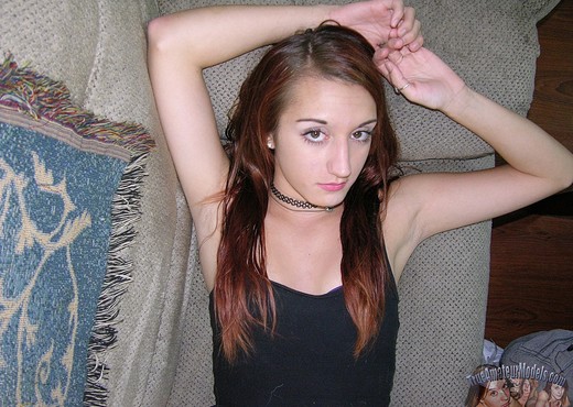 Cute Brunette Amateur Teen From Shopping Mall - Amateur Image Gallery