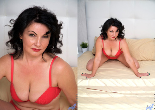 Helen He - Red Hot - Anilos - MILF Porn Gallery