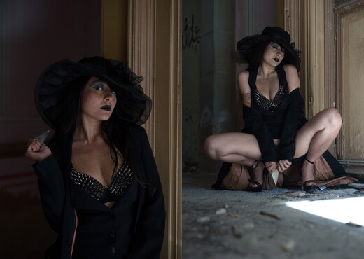 Sophia Jade - Black Widow - BreathTakers - Solo HD Gallery