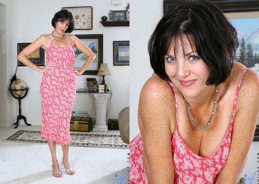 Katie - Couch - Anilos - MILF TGP