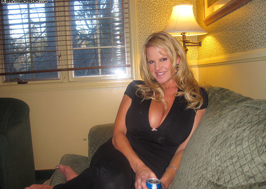 Mountain Sex - Kelly Madison - MILF Picture Gallery