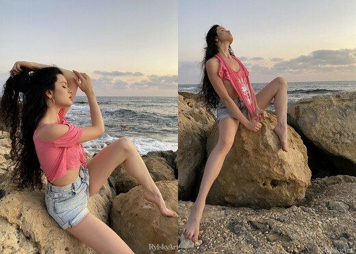Ariana Mun - Oguri - Rylsky Art - Solo Sexy Photo Gallery