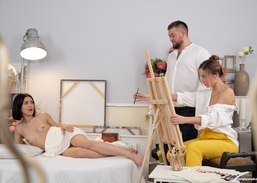 Mary Frost tempts life model into DP threesome - Anal Sexy Photo Gallery