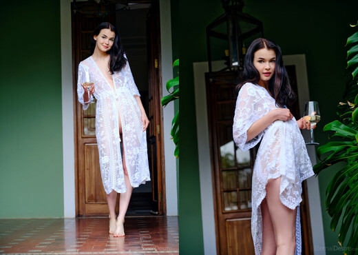 Tutsi - White Wine - Eternal Desire - Solo Image Gallery