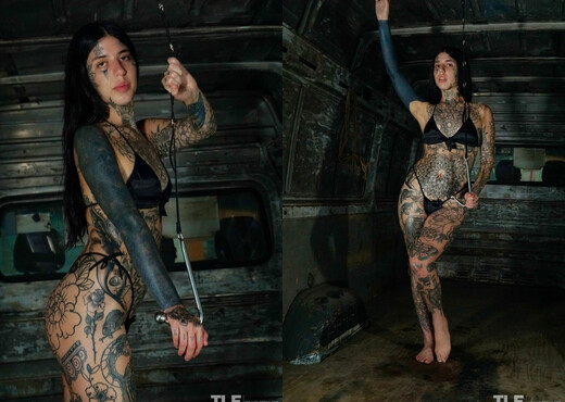 Katty Blue - Hooked 1 - The Life Erotic - Solo Sexy Gallery