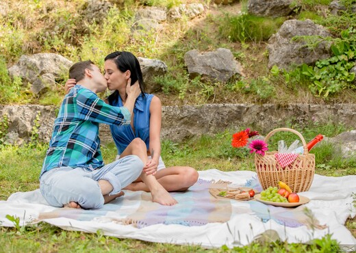 Nikki Fox - Post Picnic Sex - Wicked - Hardcore Picture Gallery