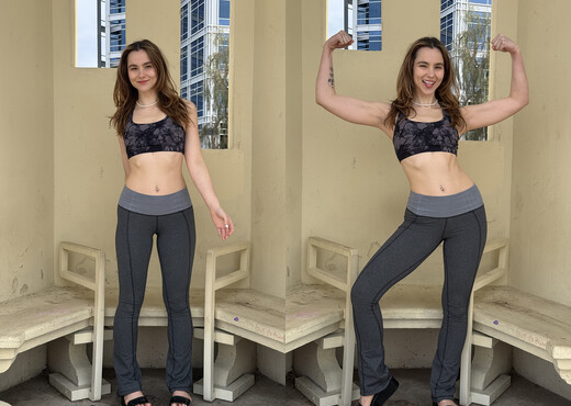 Ophelia - Sporty Splits - FTV Girls - Solo Picture Gallery