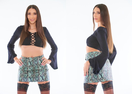 Aria Sloane - Aria Likes The Taste Of Chocolate - DogFart - Interracial Nude Gallery