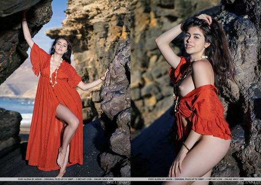 Foxy Alissa - Scarlet Tide - MetArt - Solo Picture Gallery