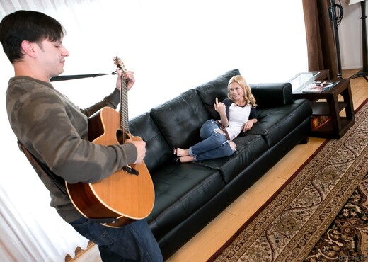 Kennedy Kressler - Young Chicks Love Big Dicks #08 - Hardcore Sexy Gallery