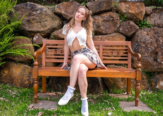 Scarlet Chase - Outdoor Fuck In The Park - Evil Angel - Anal Hot Gallery