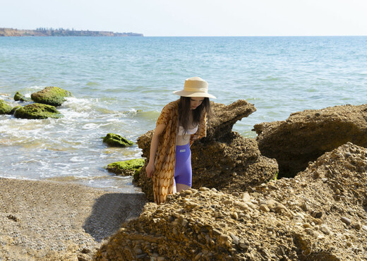 Dakota - Alone with the Sea - Stunning 18 - Teen Sexy Gallery