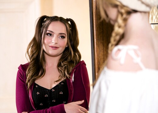 Aften Opal, Nikole Nash - Inquiring Minds - Girlsway - Lesbian Porn Gallery