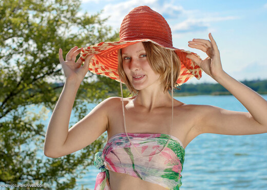 Mak - Errotica Archives - Solo HD Gallery