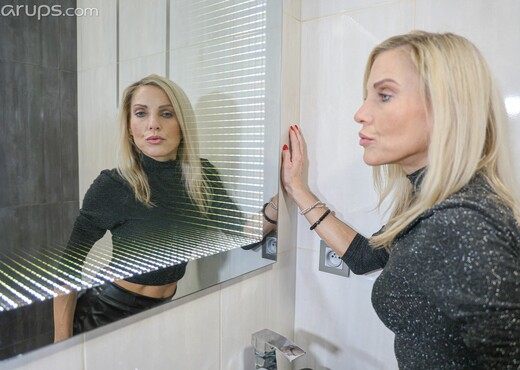 Christina Rose, Sofia Sinn - Karup's - Lesbian Hot Gallery