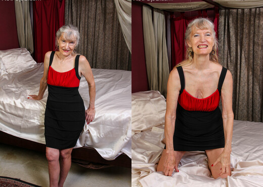 Lisa Cognee - Karup's - MILF Hot Gallery