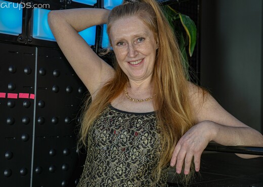 Livia - Karup's - MILF Sexy Photo Gallery