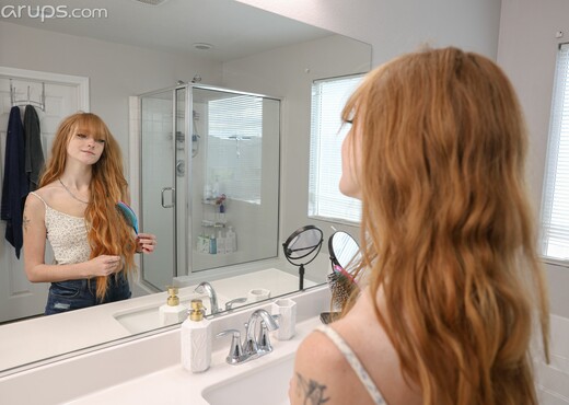 Amber Stark - Karup's - Solo Porn Gallery