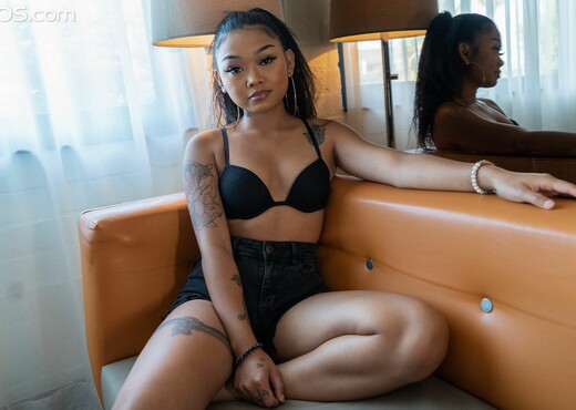 Lina Flex - Karup's - Solo HD Gallery