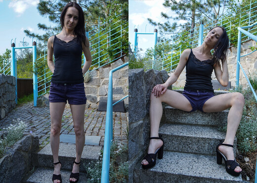 Lolla Black - Karup's Older Women - MILF Picture Gallery