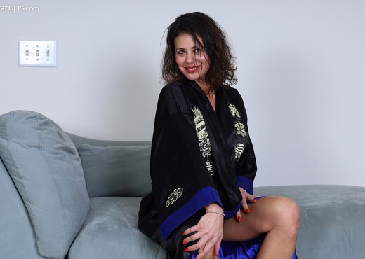 Mimi Love - Karup's Older Women - MILF HD Gallery